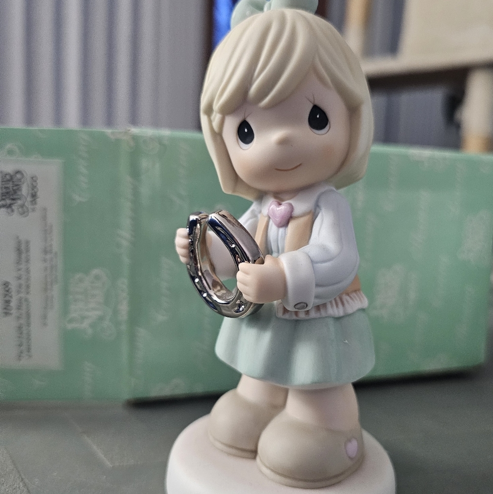 Precious Moments Figurine Girl. "I'm Lucky to Have a Daughter Like You"